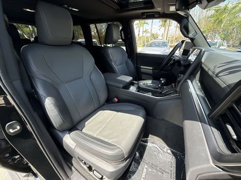 Used 2024 Lexus GX 550 w/ Accessory Package (31) image 26