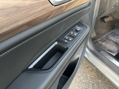 New 2026 Volkswagen Atlas SE FWD image 13