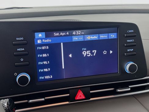 Used 2024 Hyundai Elantra SE image 21