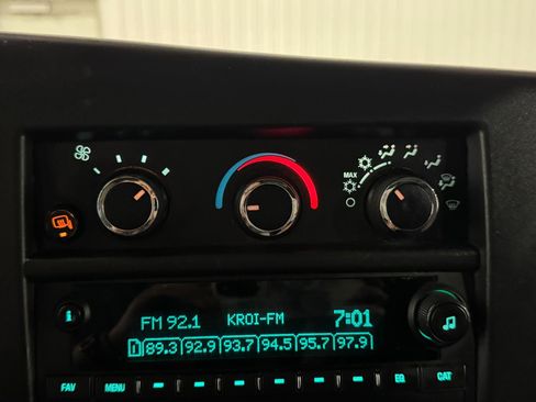 Used 2020 Chevrolet Express 2500 w/ Driver Convenience Package RWD image 19