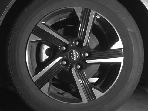 Used 2025 Nissan Sentra SV FWD image 12