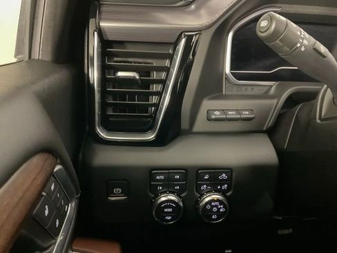 Used 2025 GMC Sierra 2500 Denali Ultimate image 21