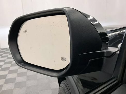 Used 2025 GMC Acadia AT4 AWD/4WD image 39