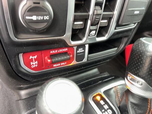 Used 2022 Jeep Gladiator Mojave w/ Trailer Tow Package image 22