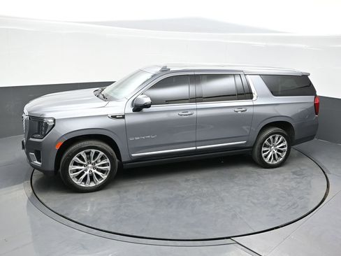 Used 2021 GMC Yukon XL Denali w/ Denali Ultimate Package AWD/4WD image 34