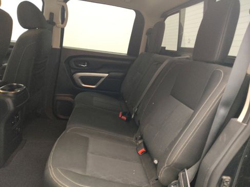 Used 2017 Nissan Titan SV RWD image 18