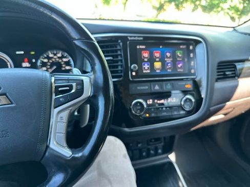Used 2018 Mitsubishi Outlander SEL AWD/4WD image 45