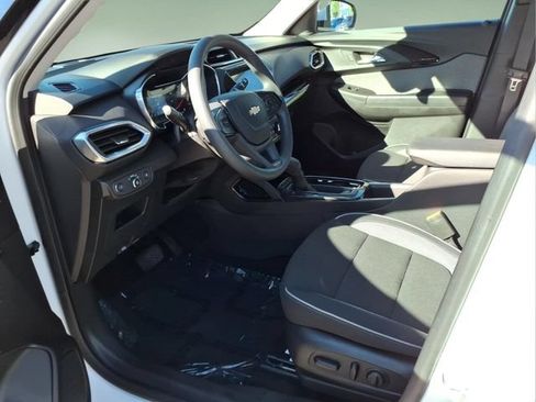 Used 2023 Chevrolet TrailBlazer LT w/ Convenience Package AWD/4WD image 11