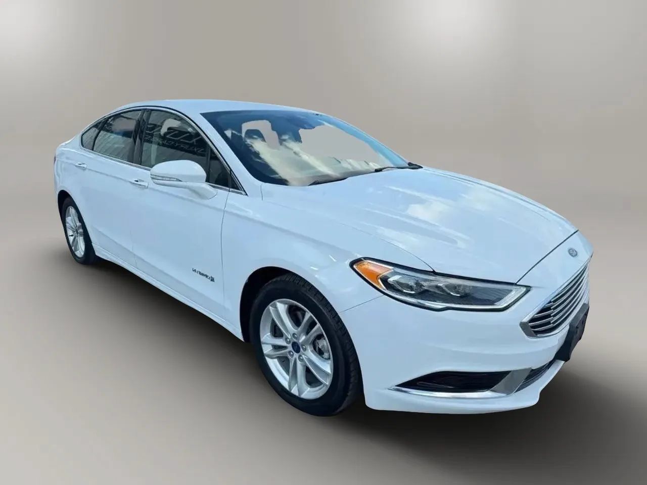 Used 2018 Ford Fusion SE w/ Equipment Group 602A FWD image 17