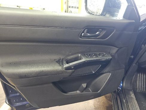 Used 2025 Nissan Pathfinder SV w/ SV Premium Package FWD image 9