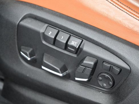 Used 2017 BMW X6 M image 18