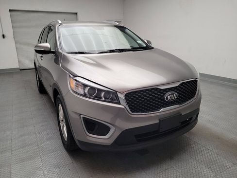Used 2018 Kia Sorento LX AWD/4WD image 14