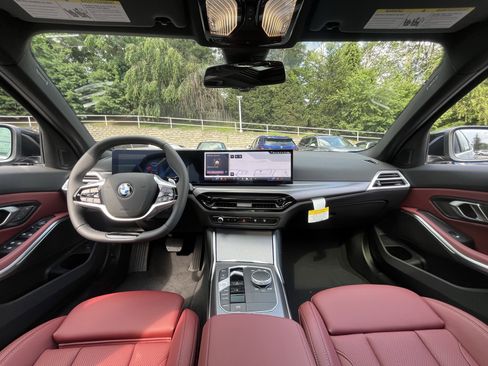 Used 2025 BMW 330i xDrive Sedan image 17