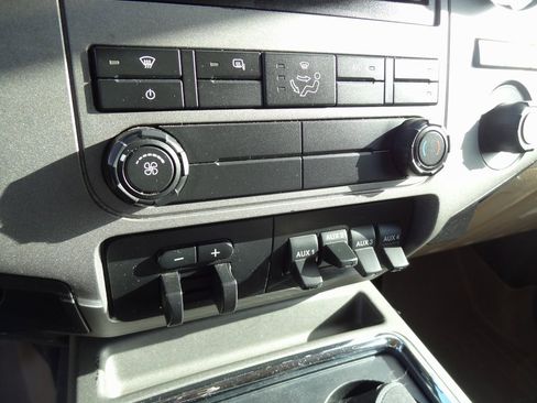 Used 2012 Ford F250 XLT w/ XLT Interior Pkg image 11