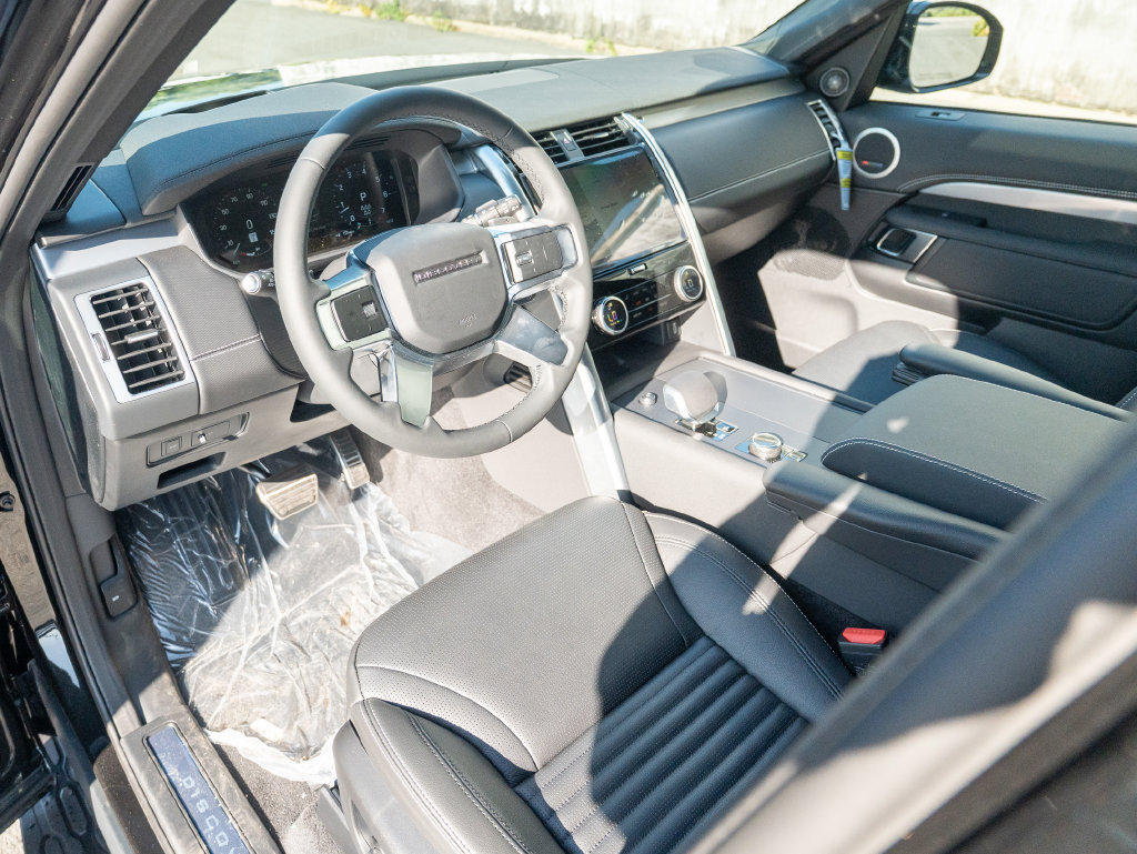 New 2026 Land Rover Discovery Dynamic SE AWD/4WD image 11