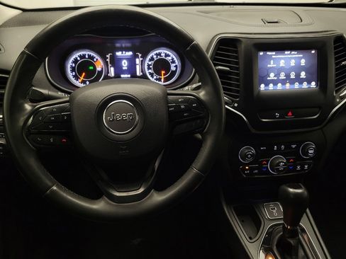 Used 2020 Jeep Cherokee Latitude Plus FWD image 22