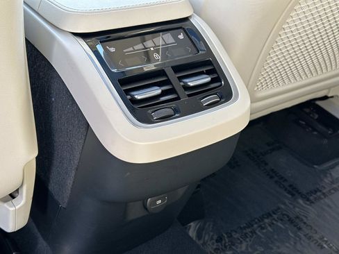 Certified 2025 Volvo XC90 B6 Plus w/ Protection Package Premier image 22