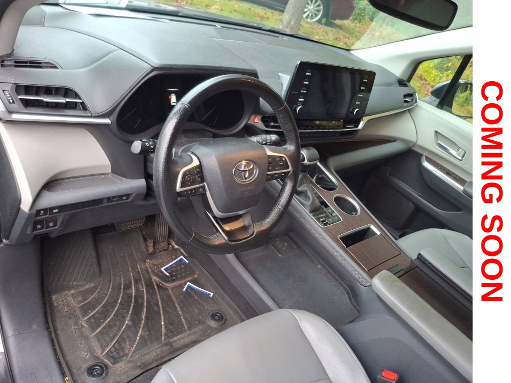 Used 2022 Toyota Sienna XLE FWD image 13