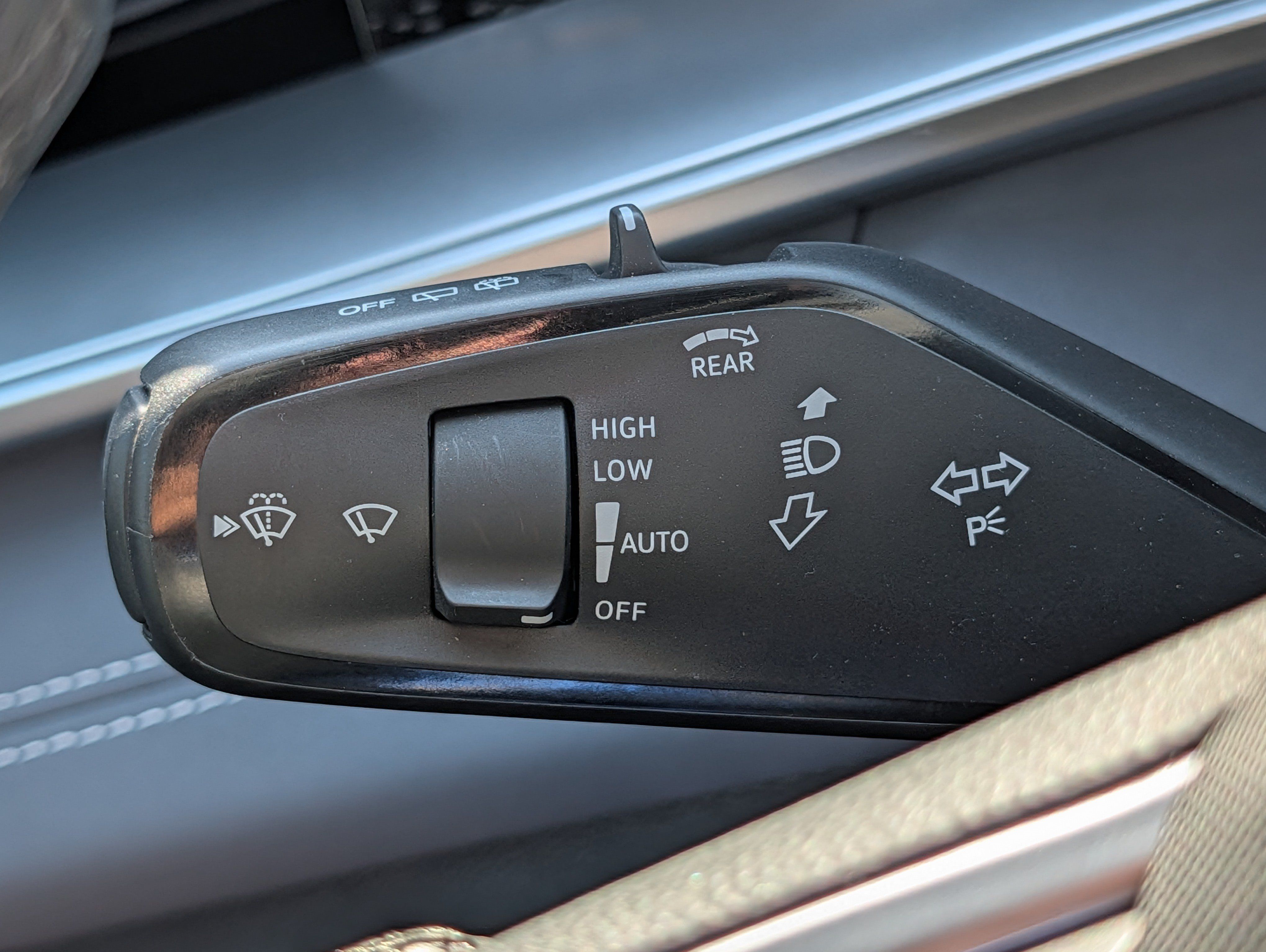 Certified 2026 Volkswagen Tiguan SE R-Line AWD/4WD image 30