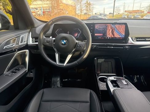 Used 2025 BMW X1 xDrive28i w/ Premium Package image 11
