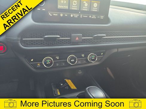 Used 2024 Honda HR-V EX-L image 18