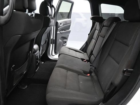 Used 2021 Jeep Grand Cherokee Laredo RWD image 18