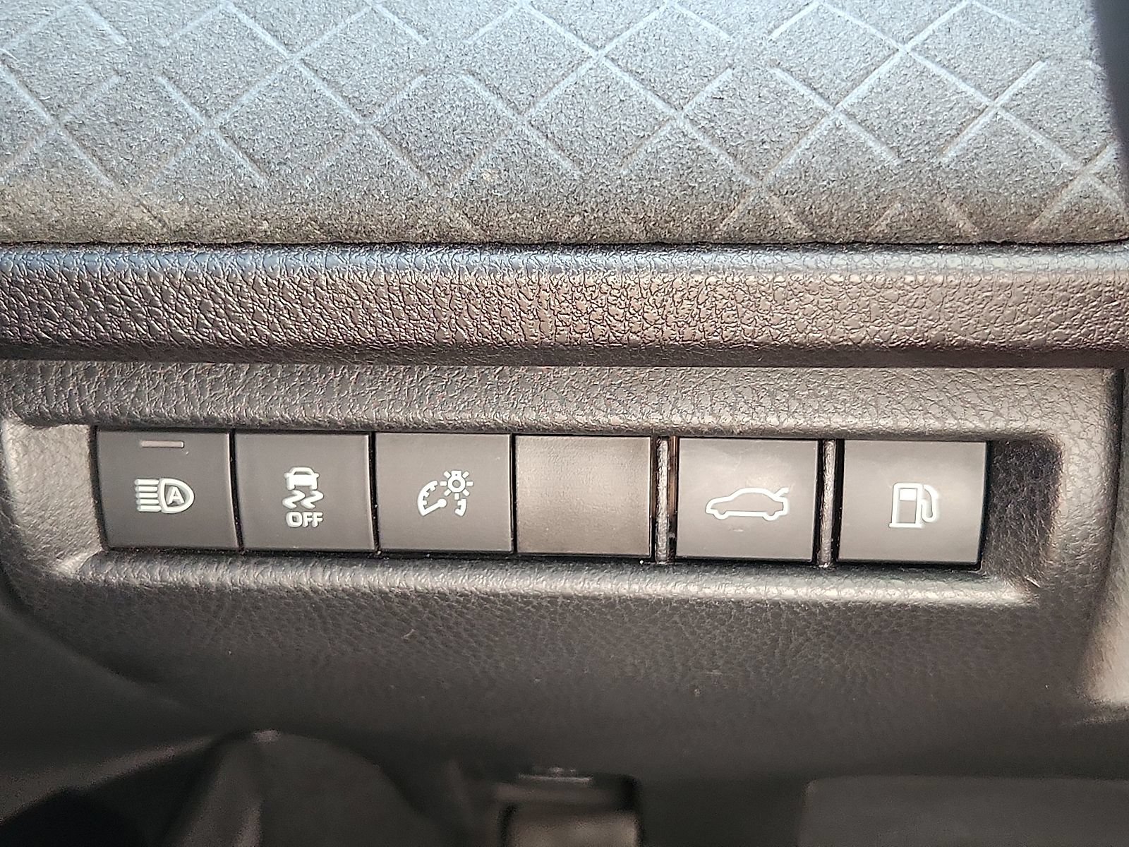 Used 2025 Toyota Camry XLE FWD image 18
