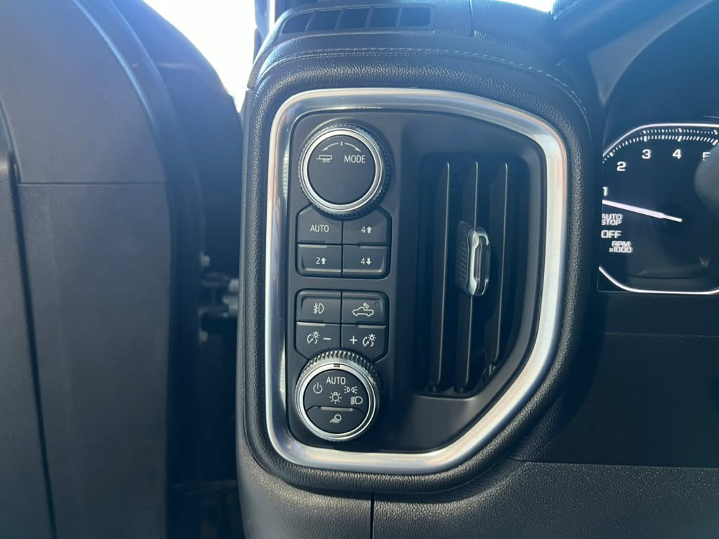 Used 2021 GMC Sierra 1500 SLT AWD/4WD image 10