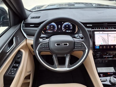 New 2025 Jeep Grand Cherokee L Limited image 12