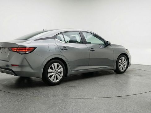 Used 2025 Nissan Sentra S image 9