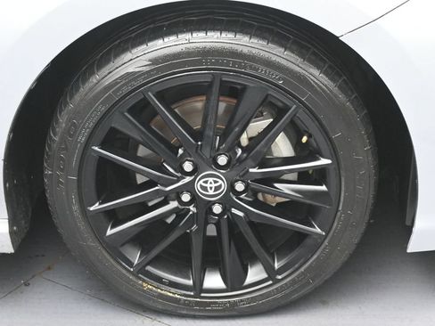 Used 2023 Toyota Camry SE w/ Convenience Package FWD image 9