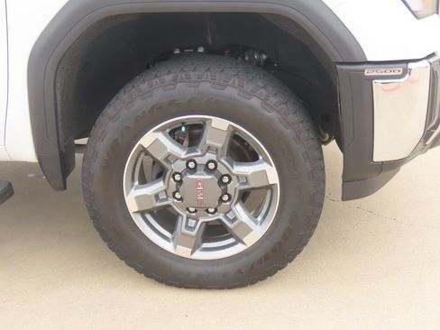 Used 2025 GMC Sierra 2500 SLT w/ Texas SLT Premium Package AWD/4WD image 9