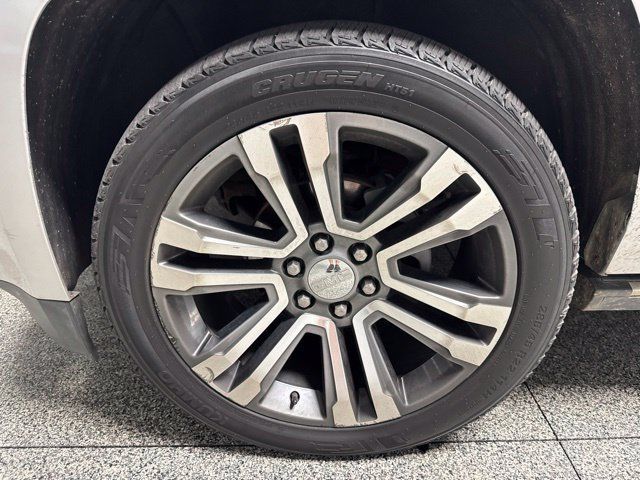 Used 2019 GMC Yukon XL Denali w/ Denali Ultimate Package AWD/4WD image 3