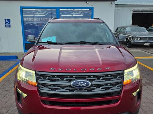 Used 2019 Ford Explorer XLT w/ Equipment Group 202A image 2