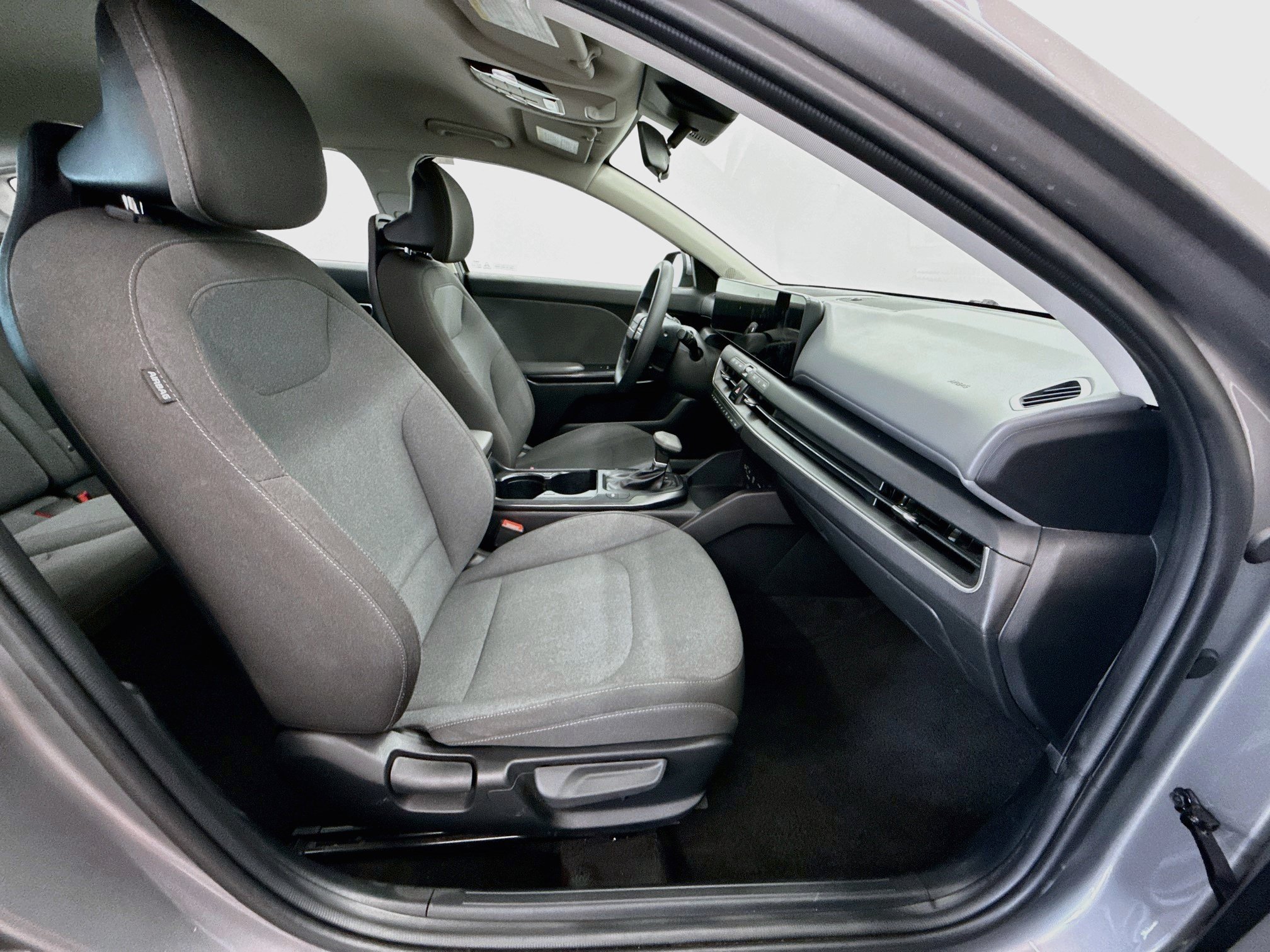 Used 2025 Kia K4 FWD image 31