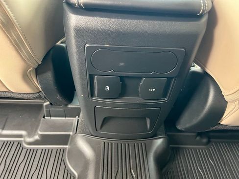 Used 2023 Ford Explorer XLT w/ Equipment Group 202A AWD/4WD image 21
