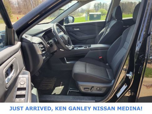 Certified 2026 Nissan Rogue SV AWD/4WD image 13