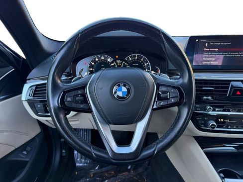 Used 2018 BMW 530i w/ Premium Package image 12