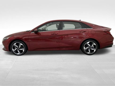 Used 2023 Hyundai Elantra Limited image 2