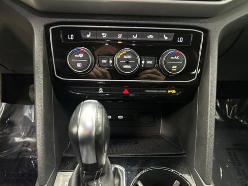 Used 2023 Volkswagen Atlas Cross Sport SE w/ Panoramic Sunroof Package AWD/4WD image 16