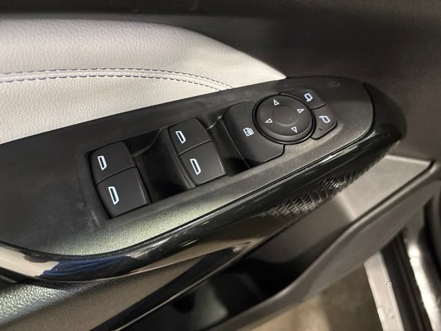 Used 2025 Chevrolet Trax LT FWD image 11