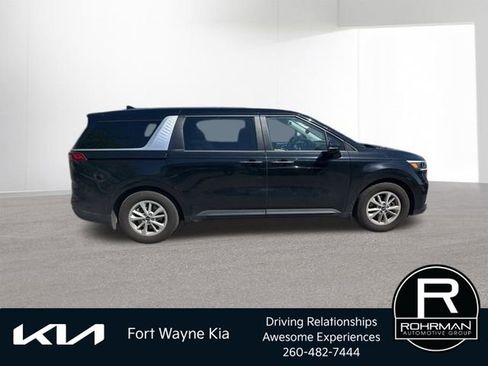 Used 2024 Kia Carnival LX FWD image 8