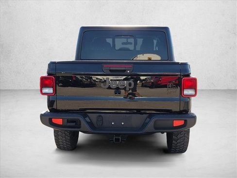 Used 2022 Jeep Gladiator Willys image 5