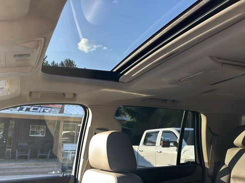 Used 2016 GMC Yukon SLT w/ Open Road Package AWD/4WD image 9