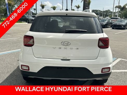 Used 2024 Hyundai Venue SEL FWD image 7