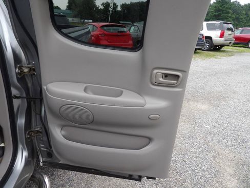 Used 2005 Toyota Tundra SR5 AWD/4WD image 8