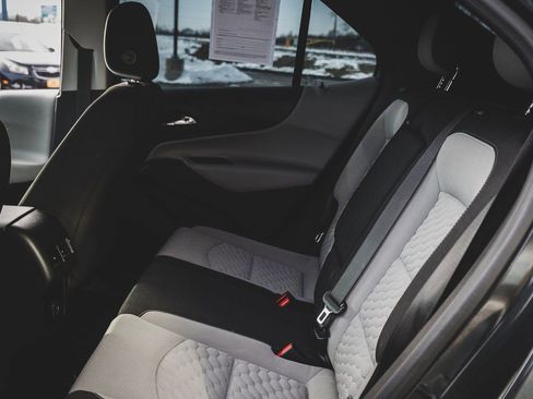 Used 2020 Chevrolet Equinox LS image 20