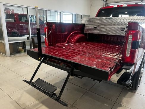 Used 2025 Ford F350 Lariat w/ Chrome Package image 9