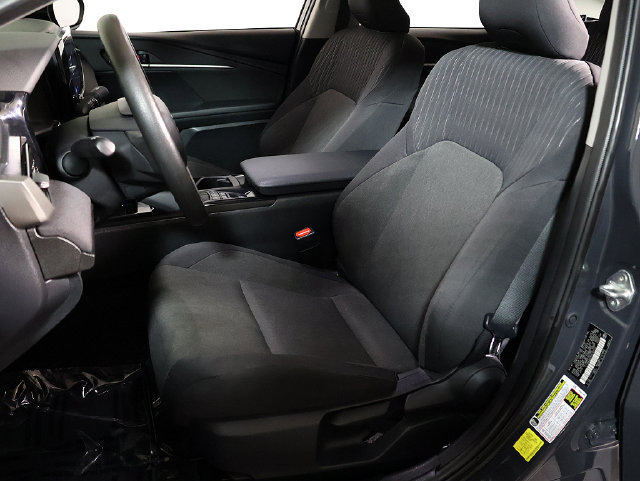 Used 2025 Toyota Camry LE FWD image 4