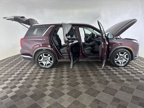 Used 2023 Hyundai Palisade Limited w/ Cargo Package FWD image 17